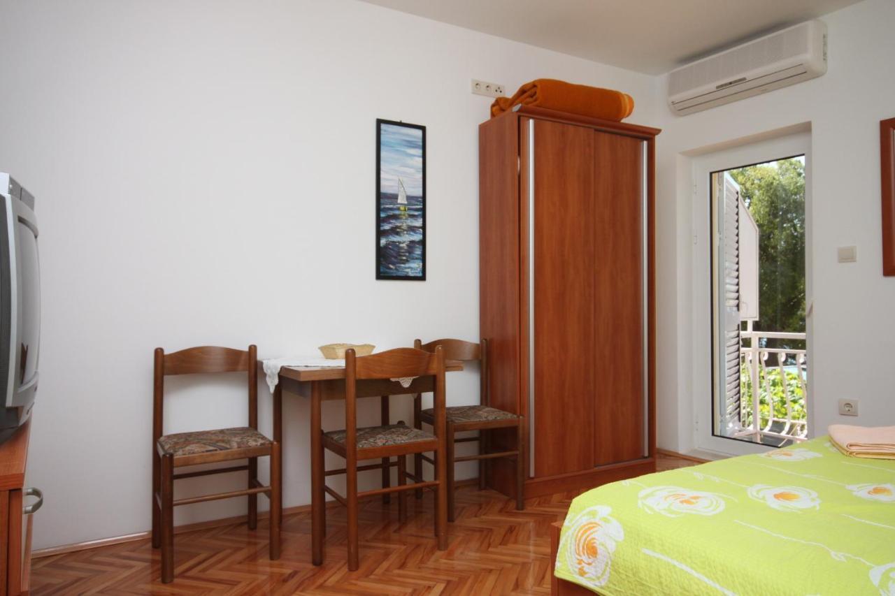 Apartments By The Sea Drvenik Donja Vala, Makarska - 6658 Exterior photo