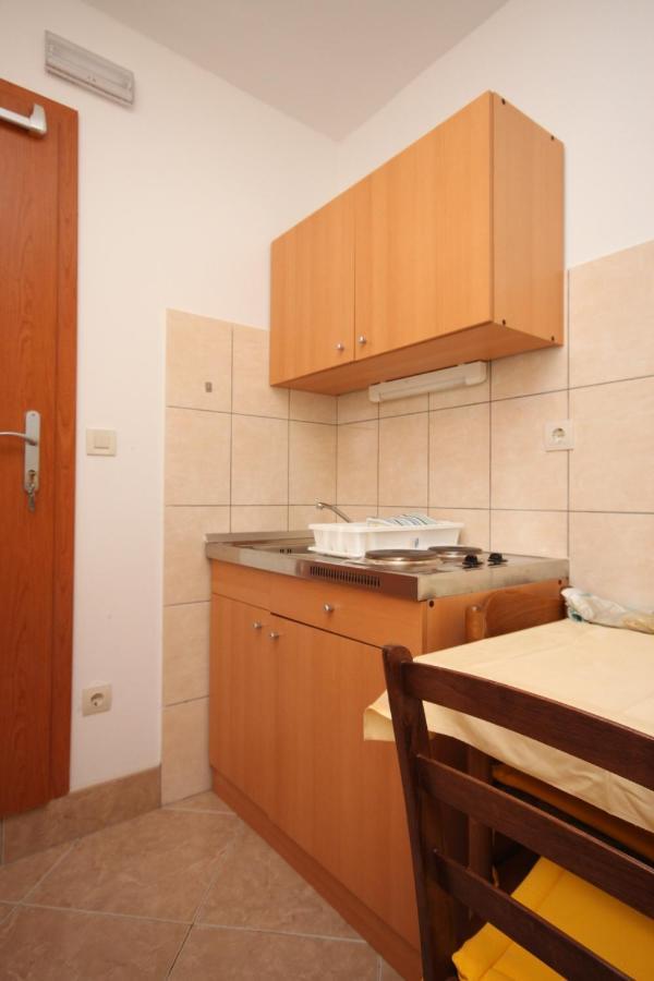 Apartments By The Sea Drvenik Donja Vala, Makarska - 6658 Exterior photo